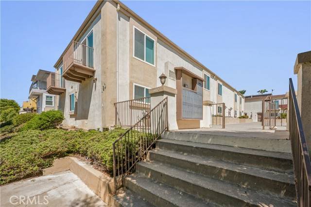 Redondo Beach, CA 90277,120 S Francisca Avenue #9