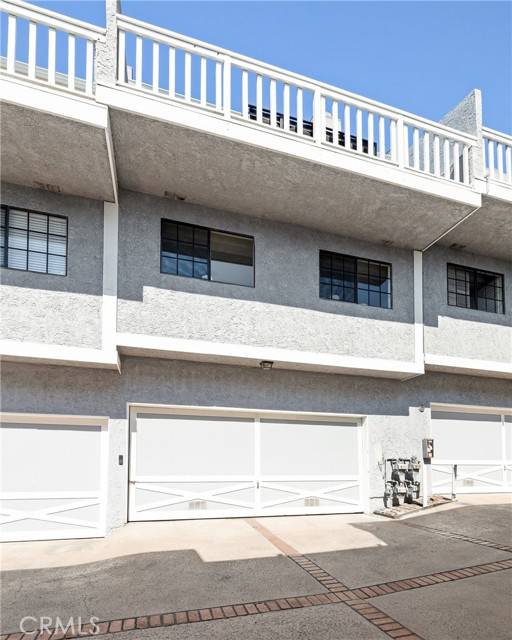 Redondo Beach, CA 90278,2021 Carnegie Lane #6