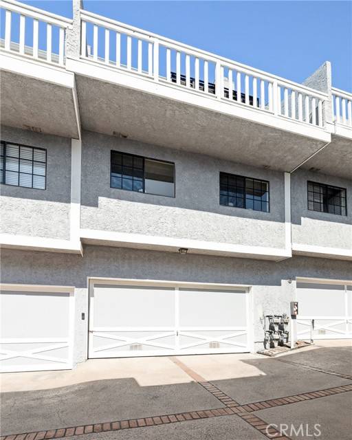 Redondo Beach, CA 90278,2021 Carnegie Lane #6