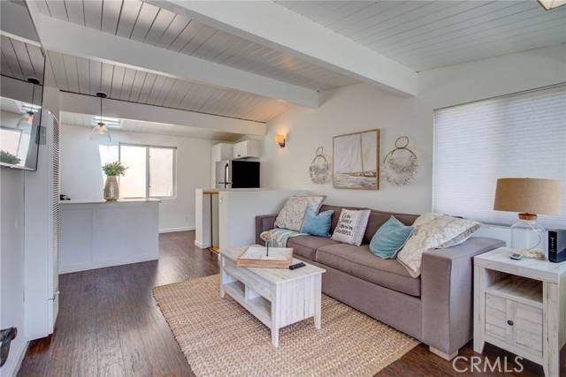 Manhattan Beach, CA 90266,217 35th Place #B