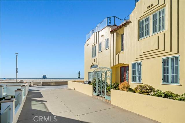 Hermosa Beach, CA 90254,30 The Strand #1