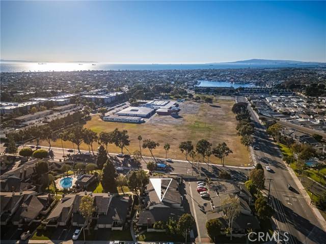 Huntington Beach, CA 92649,16539 Sell Circle #11