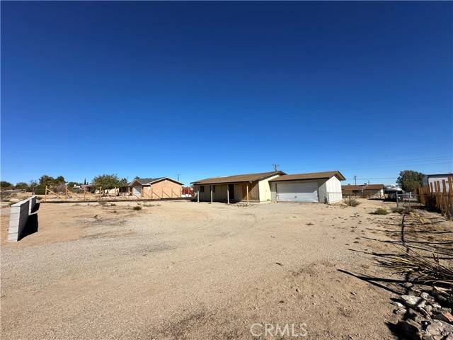 Joshua Tree, CA 92252,4851 Avenida La Manana