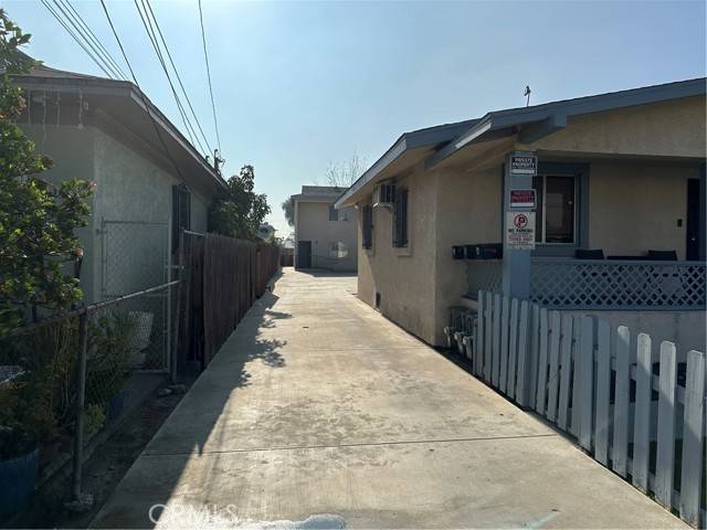 Compton, CA 90220,322 W Palm Street