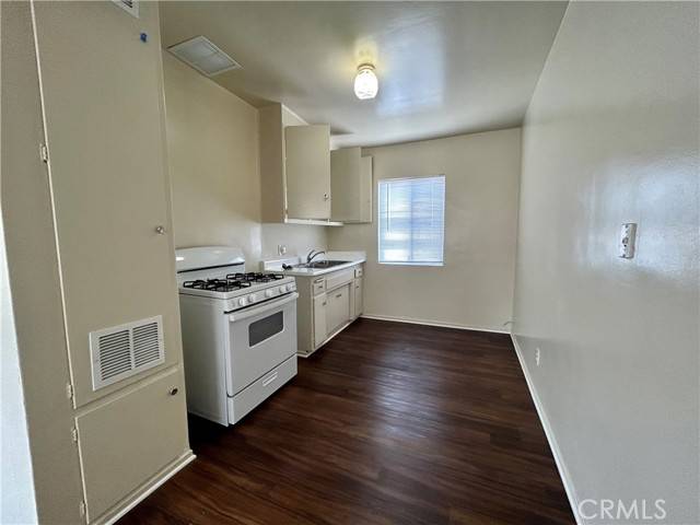 Carson, CA 90745,325 W Carson Street #11