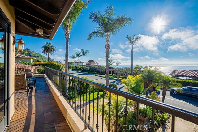 Palos Verdes Estates, CA 90274,1508 Via Montemar