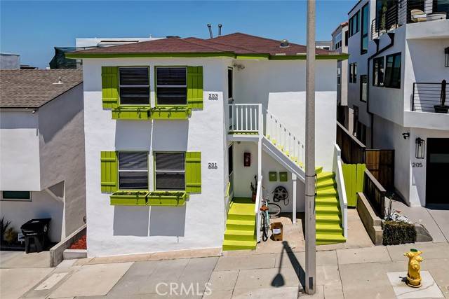 Manhattan Beach, CA 90266,203 15th Street