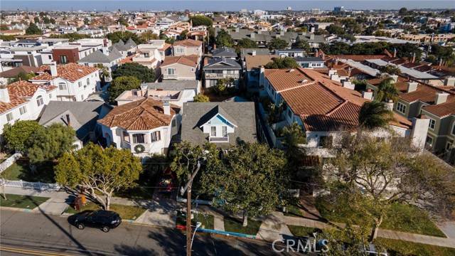 Redondo Beach, CA 90277,218 S Helberta Avenue