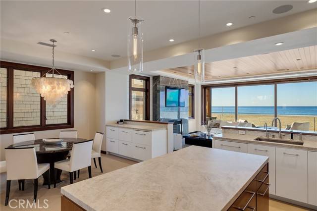 Hermosa Beach, CA 90254,1932 The Strand