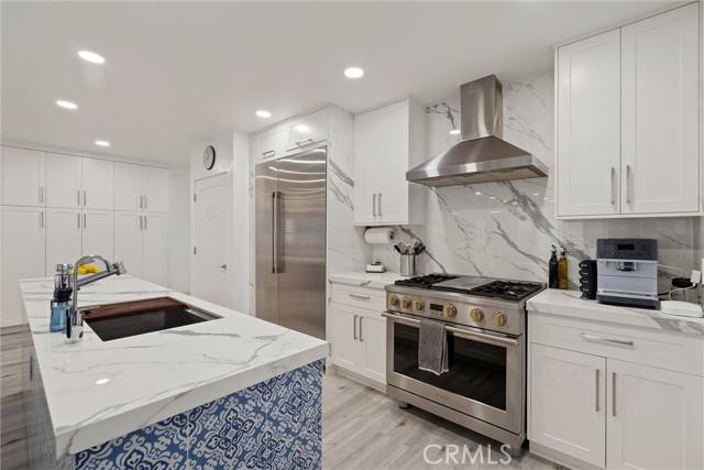 Redondo Beach, CA 90277,726 Esplanade