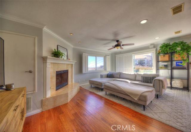 San Pedro, CA 90731,779 W 24th #4