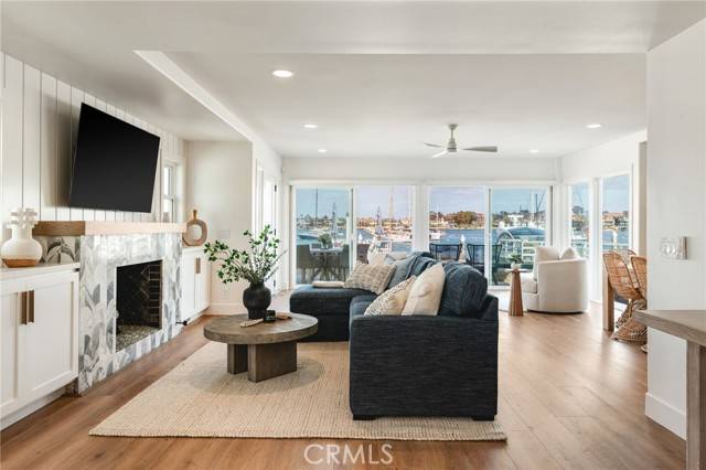 Newport Beach, CA 92661,207 E Edgewater Avenue