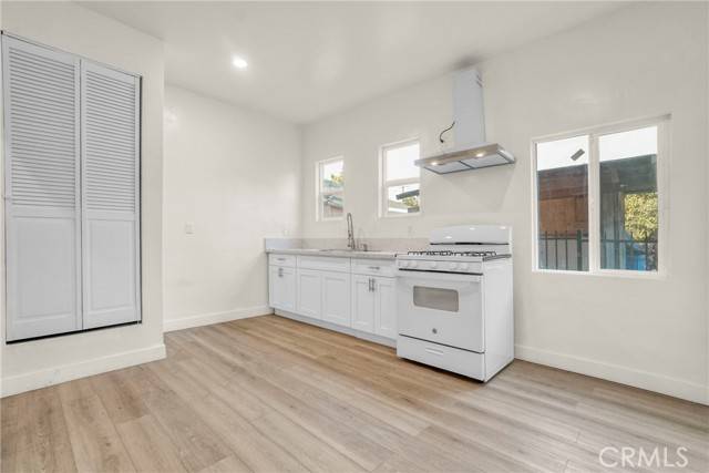 Los Angeles, CA 90011,3438 McKinley Ave