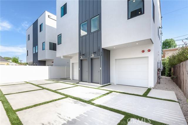 North Hollywood, CA 91601,10912 Hesby Street #1/2