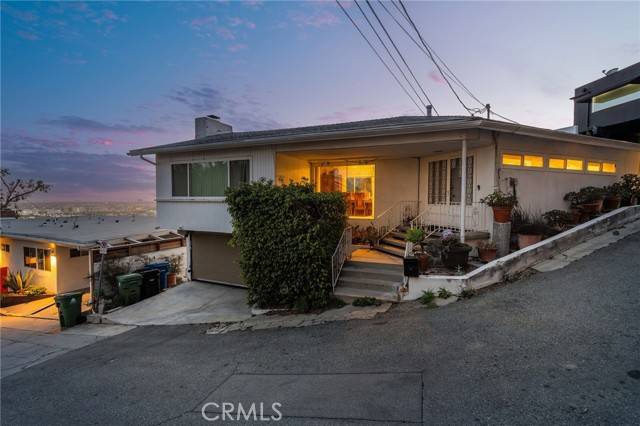 Los Angeles, CA 90046,8017 Floral Avenue