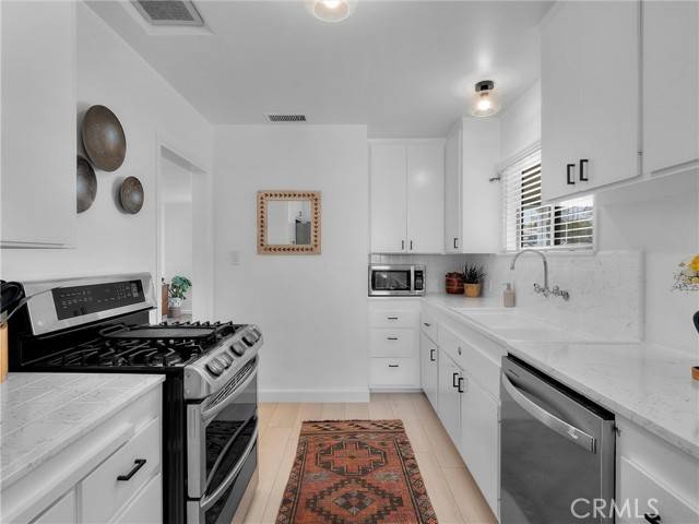 Lawndale, CA 90260,15113 Cranbrook Avenue