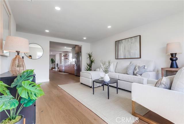 Hawthorne, CA 90250,5039 W 135th Street