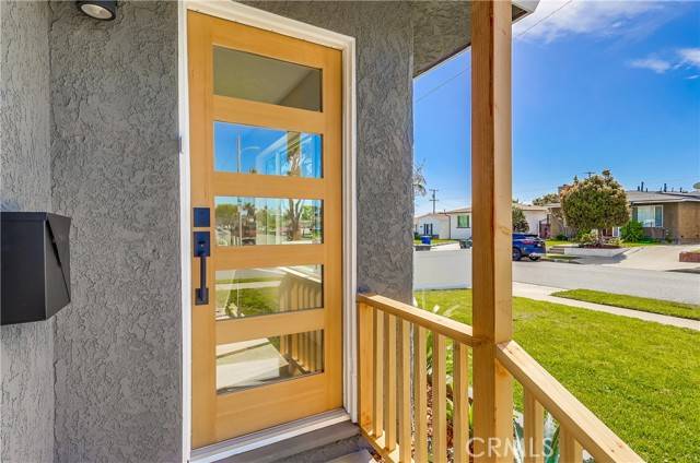 Hawthorne, CA 90250,5039 W 135th Street