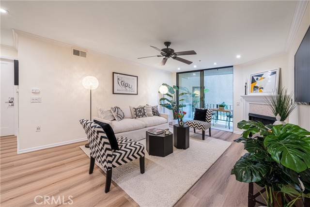 Los Angeles, CA 90046,7320 Hawthorn Avenue #111
