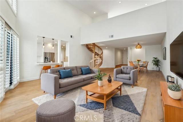 Los Angeles, CA 90049,750 S Bundy Drive #304
