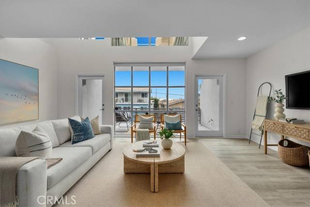 Hermosa Beach, CA 90254,715 3rd Street