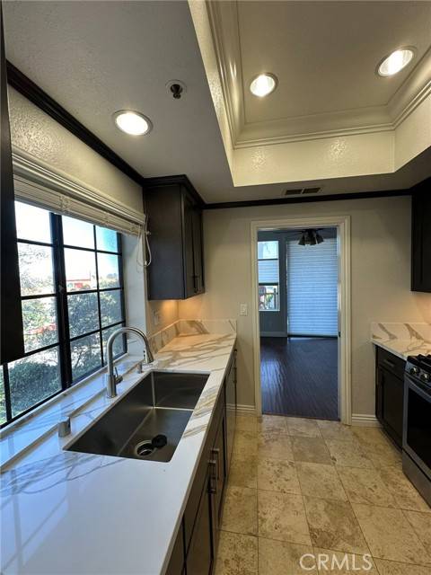 Torrance, CA 90503,2567 Plaza Del Amo #205