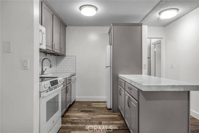 Redondo Beach, CA 90277,802 Camino Real #103