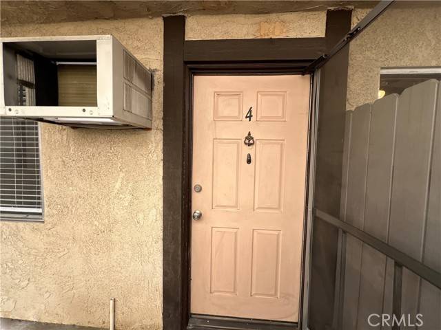 Van Nuys, CA 91411,14817 Sylvan Street #4
