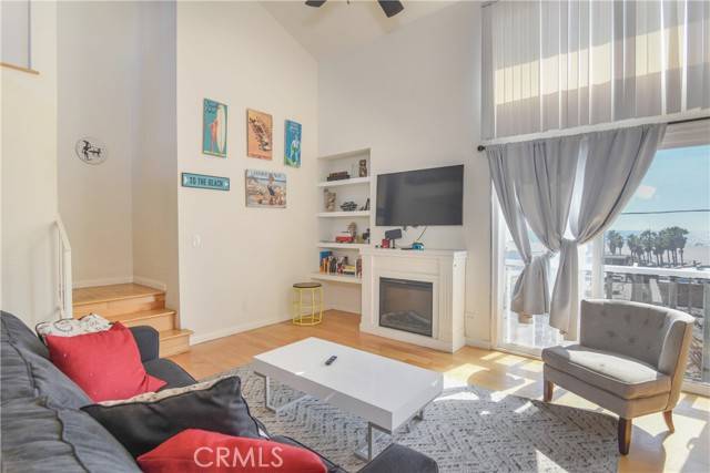 Venice, CA 90291,14 Ozone Avenue #4