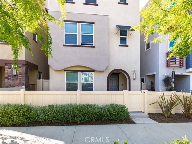 Inglewood, CA 90301,724 Sienna Way