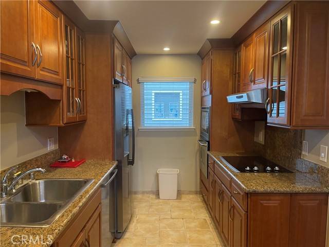 Redondo Beach, CA 90277,240 The Village #310