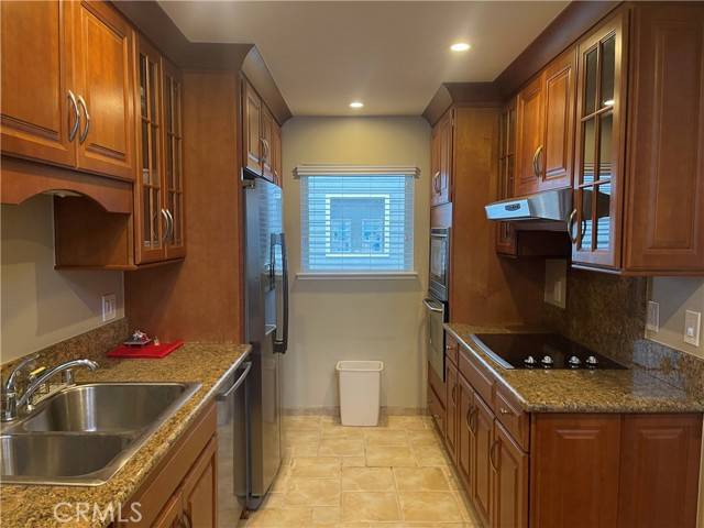 Redondo Beach, CA 90277,240 The Village #310