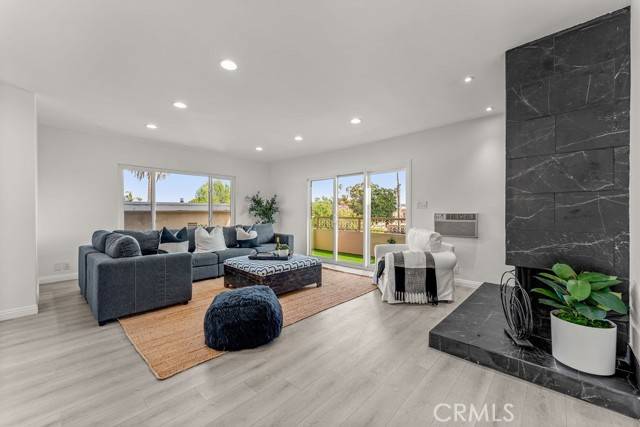 Long Beach, CA 90803,3401 E 1st Street #3