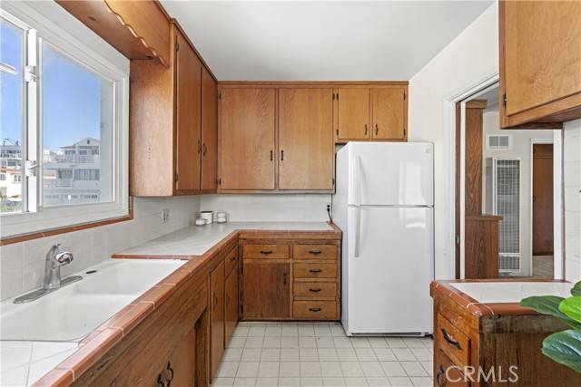 Manhattan Beach, CA 90266,132 1st Place