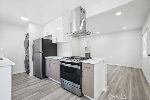 Los Angeles, CA 90066,12111 Washington Place