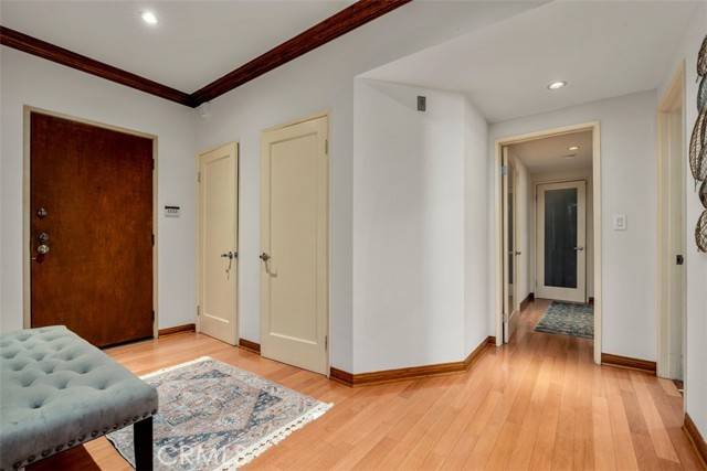 Beverly Hills, CA 90210,450 N Oakhurst Drive #304