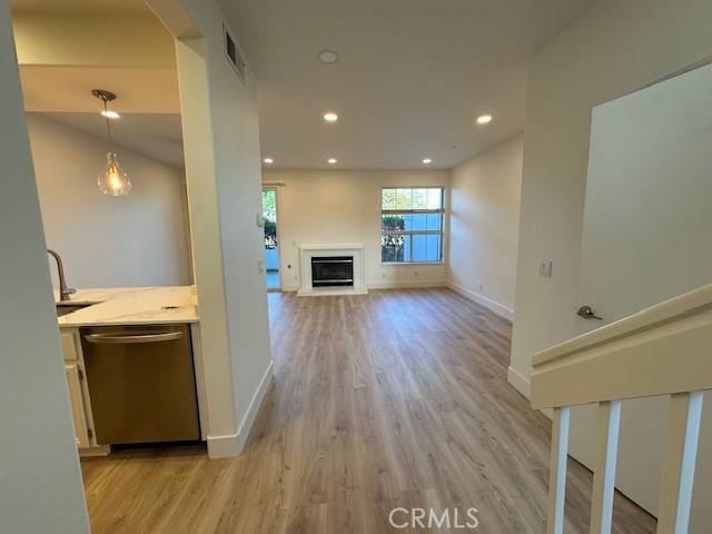 Redwood City, CA 94065,552 Shoal Circle