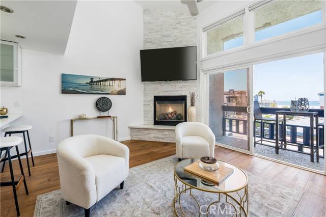 Hermosa Beach, CA 90254,320 Hermosa Avenue #202