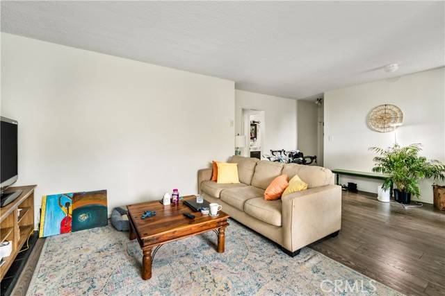 Los Angeles, CA 90034,10961 Rose Avenue