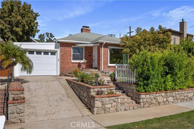 Los Angeles, CA 90045,7952 Belton Drive