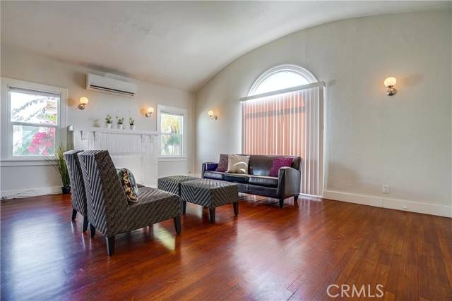 Los Angeles, CA 90018,3015 Edgehill Drive