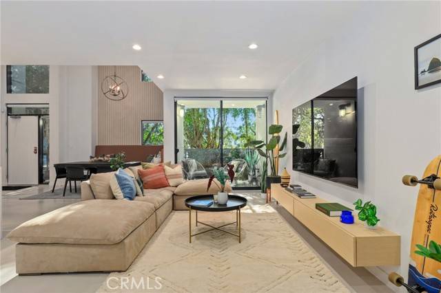 Venice, CA 90291,700 Main Street #4