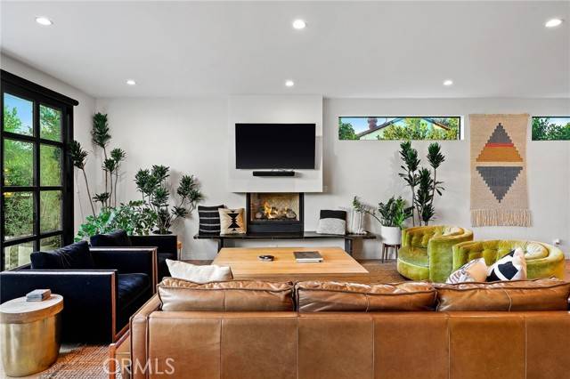 Los Angeles, CA 90066,12752 Rose