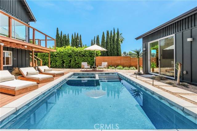 Los Angeles, CA 90039,2240 Ewing Street