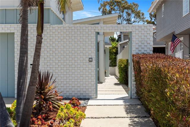 Manhattan Beach, CA 90266,2412 John Street