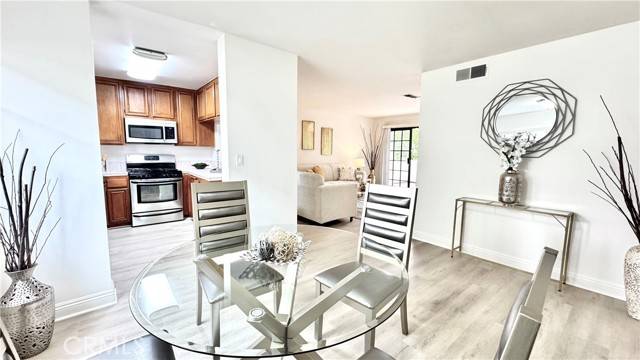 Torrance, CA 90503,2971 Plaza Del Amo #243