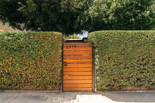 Los Angeles, CA 90034,2319 S Corning Street