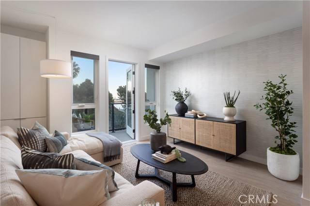 San Pedro, CA 90731,551 S Harbor #403