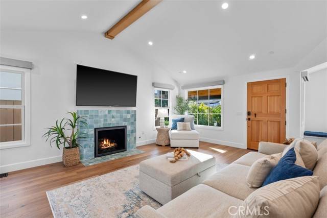 Manhattan Beach, CA 90266,534 Marine Avenue