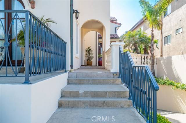Redondo Beach, CA 90277,724 S Broadway #B